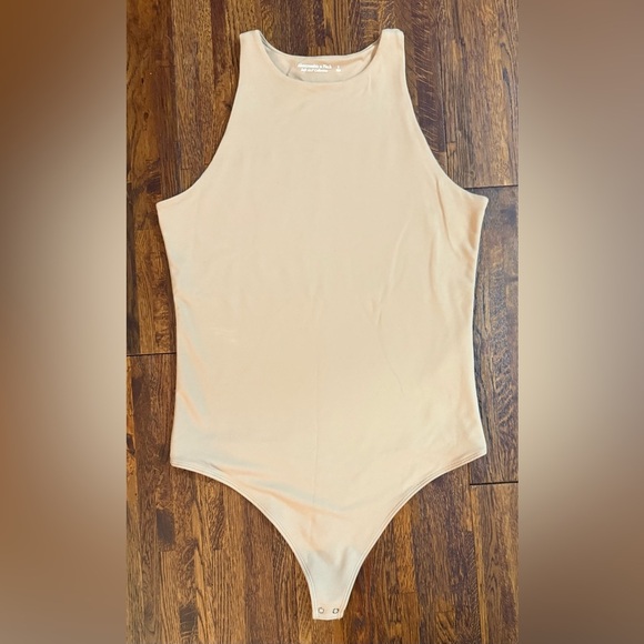 ABERCROMBIE AND FITCH Sleeveless High Neck Bodysuit in Tan/Nude Size Large - Picture 1 of 6